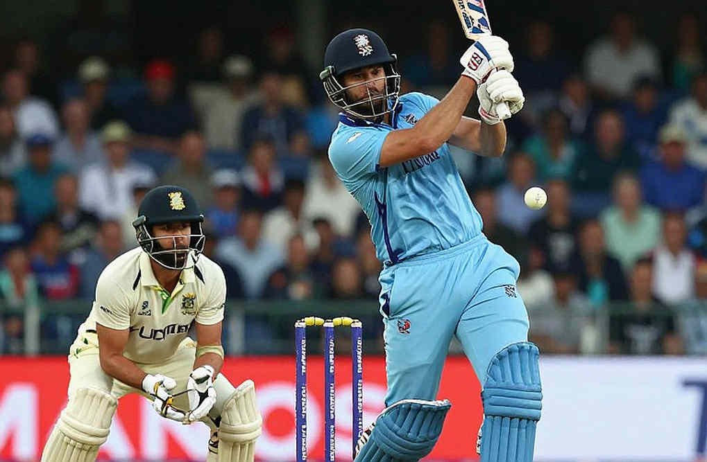 বাউন্ডারির ওপাশের খাতা: নারী ক্রিকেটের টাকা শেষ পর্যন্ত গুনছে কে