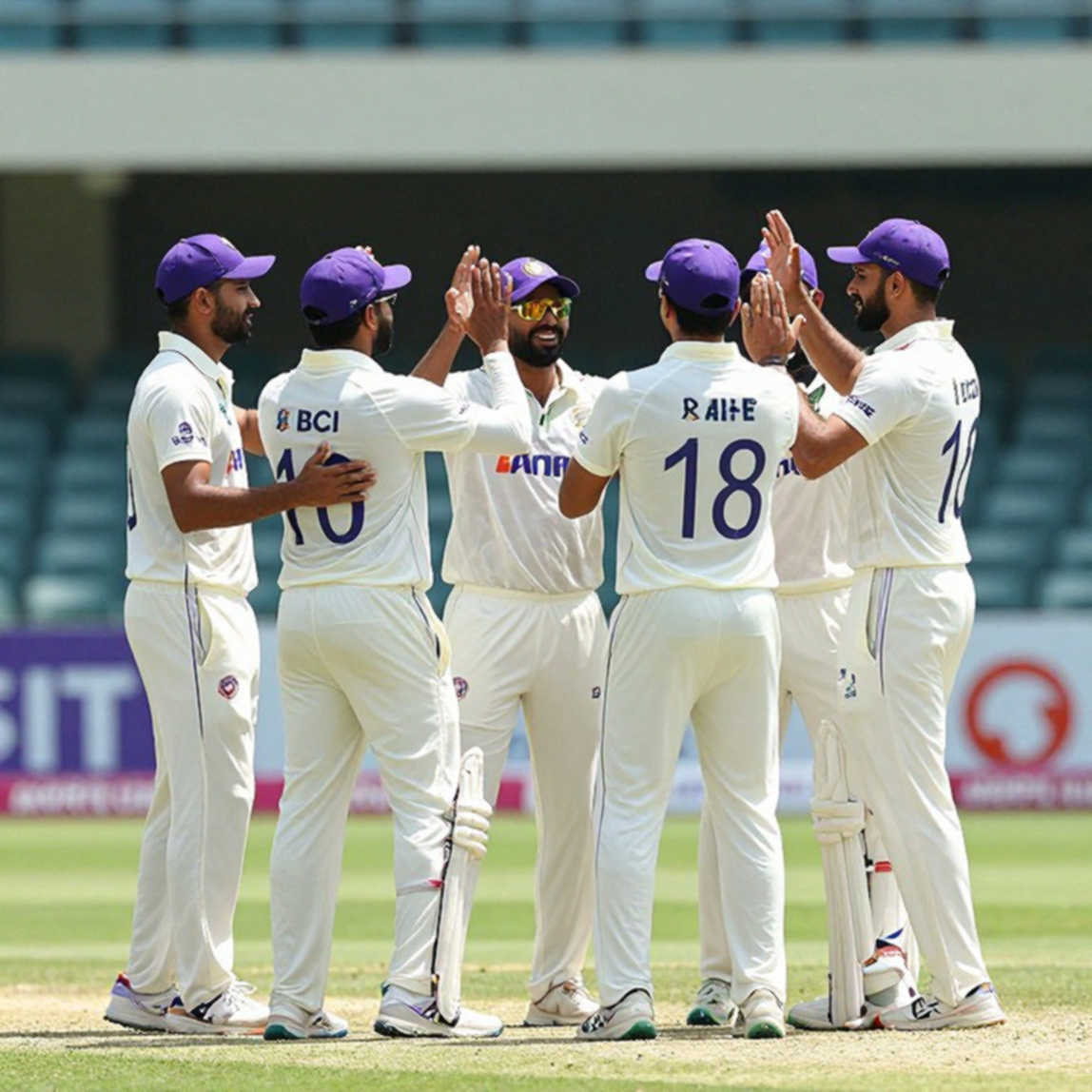 নিলামের ফুটবল-বাবল: দক্ষিণ এশিয়ার ফ্র্যাঞ্চাইজি ক্রিকেটে তরুণ-প্রিমিয়াম, ফেজ-নিয়ন্ত্রণ আর চুক্তির আসল অঙ্ক নিলামের ফুটবল-বাবল: দক্ষিণ এশিয়ার ফ্র্যাঞ্চাইজি ক্রিকেটে তরুণ-প্রিমিয়াম, ফেজ-নিয়ন্ত্রণ আর চুক্তির আসল অঙ্ক