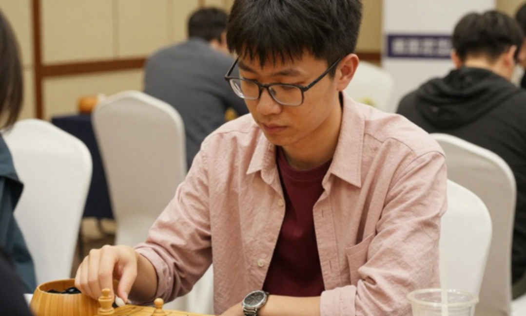 ভুল ঠিকানায় পৌঁছে যাওয়া সংখ্যা: ChessBase Magazine #২২৫, প্রাগ ২০২৫ এবং প্রশিক্ষণ-সামগ্রীর দাবার অর্থনীতি
